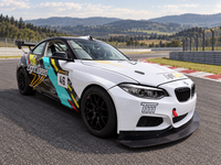 BMW M240i Racing