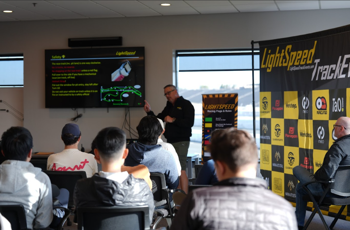 LightSpeed novice classroom briefing before the first session
